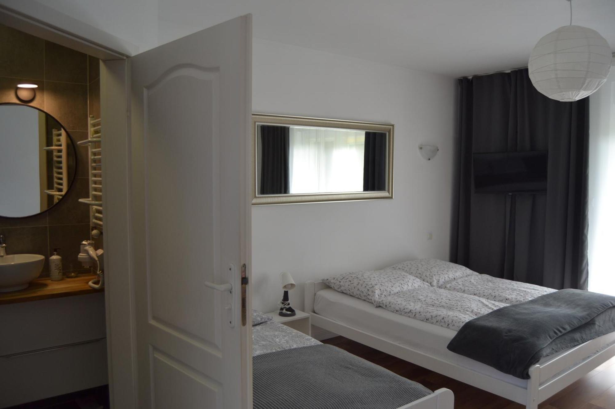 Dom Aurora - Pokoje 2, 3, 4 Osobowe Nad Morzem Dziwnówek Extérieur photo